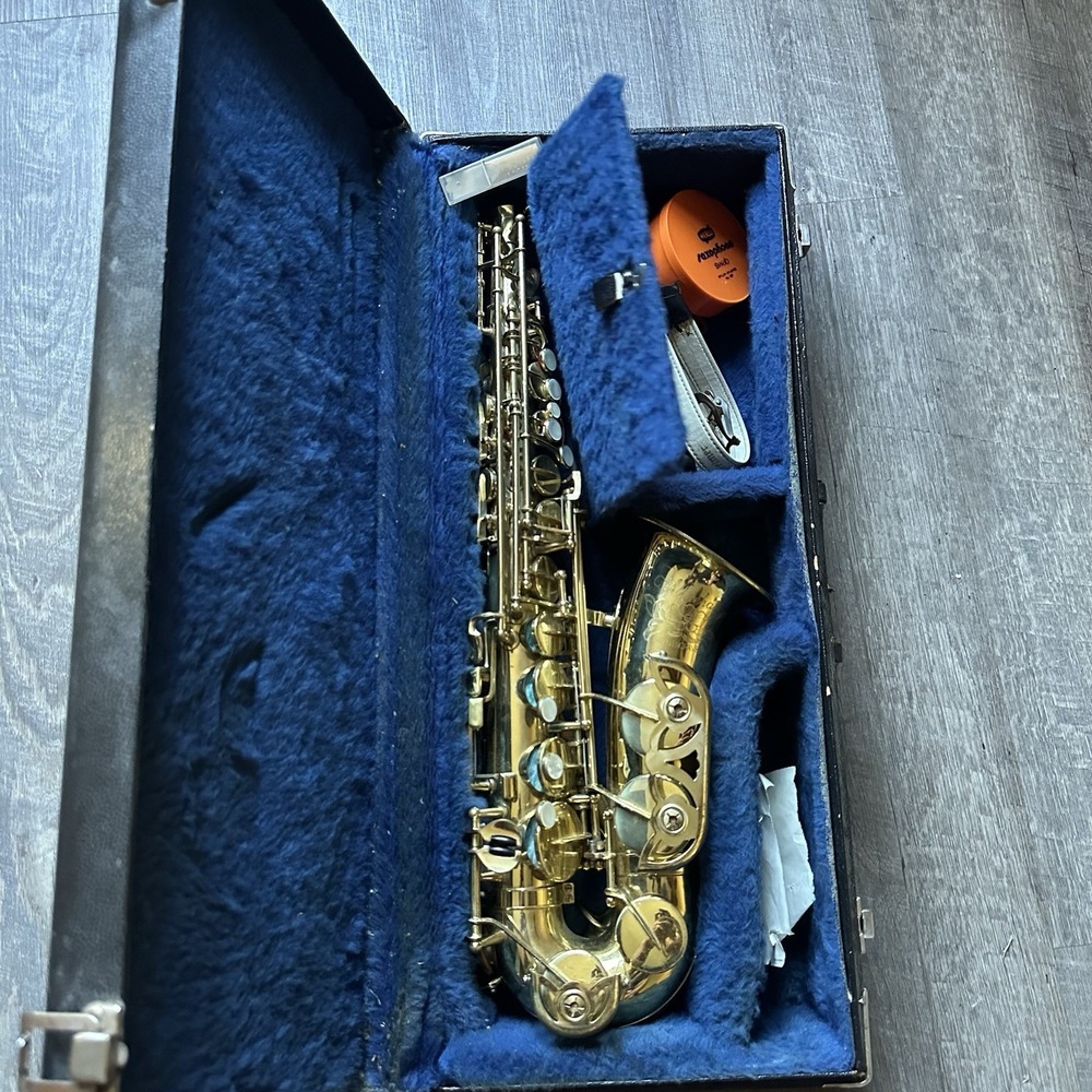 Vintage 70s Yanagisawa alto A-4 saxophone w/case Whitehall Hand Engraved Bundle